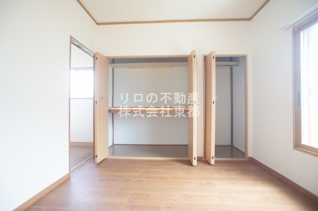 収納　増えがちな荷物をスッキリ収納できる大きめクローゼットです♪