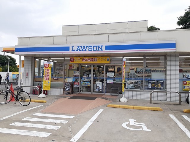 コンビニ　ローソン（コンビニ）まで700m