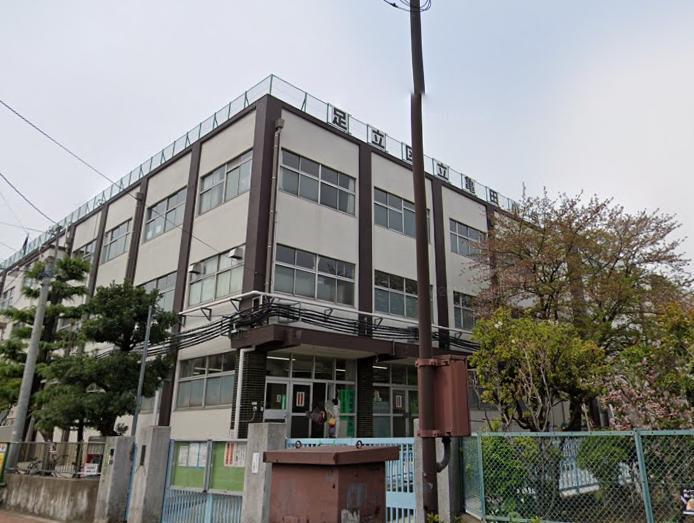 小学校　足立区立亀田小学校（小学校）まで79m