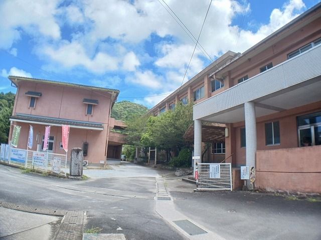 小学校　千怒小学校（小学校）まで880m