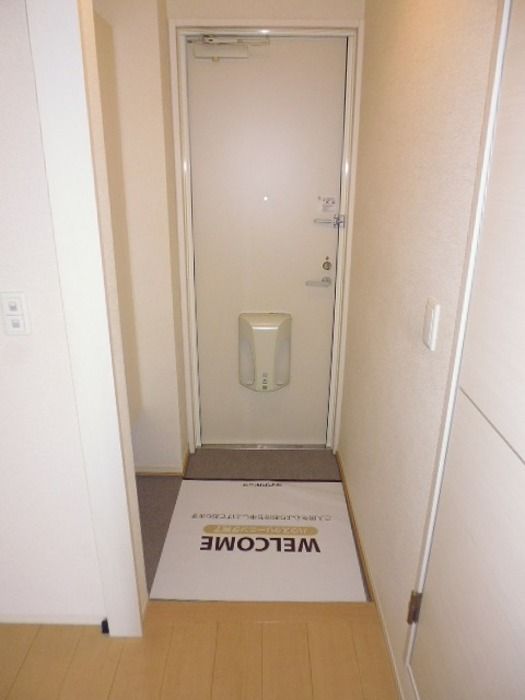 玄関　シューズボックス付きの玄関です☆
