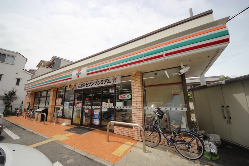 コンビニ　セブンイレブン尼崎園田学園前店（コンビニ）まで136m