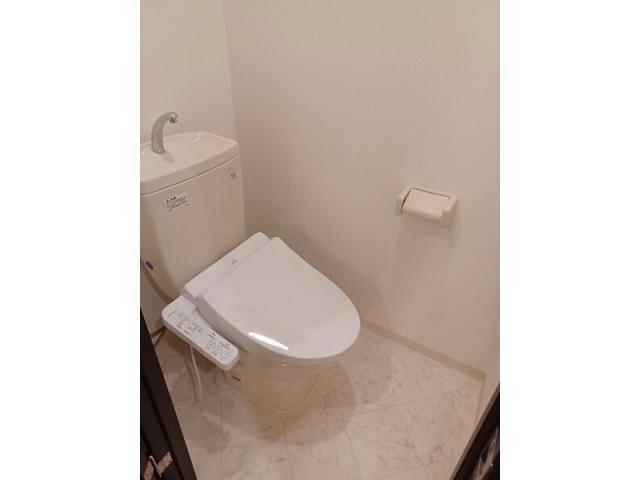 TQレジデンス名古屋錦のトイレ写真