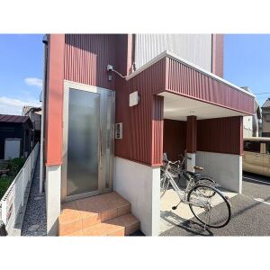 エントランス　敷地外駐車場の位置です。