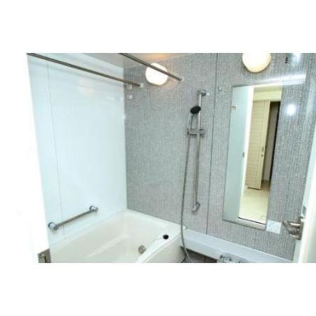 バス・シャワールーム　※写真は同タイプ住戸です。