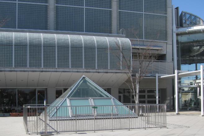 図書館　目黒区立八雲中央図書館（図書館）まで939m