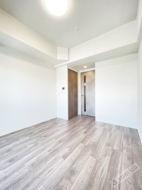 居室・リビング　ホワイトベースの明るいお部屋です♪