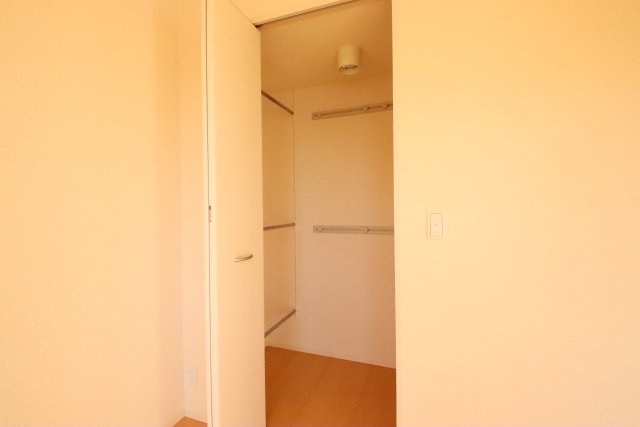 収納　※別部屋の参考写真となります