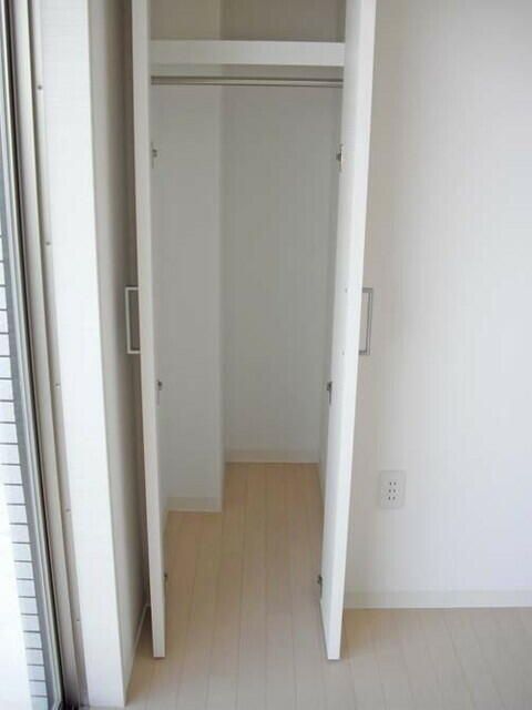 収納　写真は同タイプ住居です
