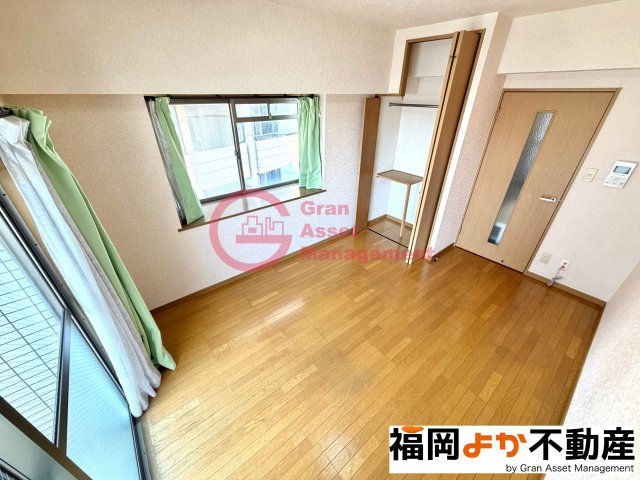 居室・リビング　【福岡よか不動産】ゆったりとしたリビングです