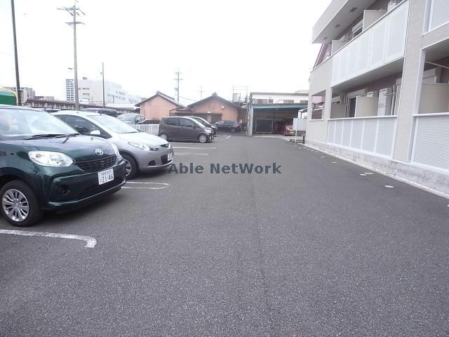 駐車場　駐車場