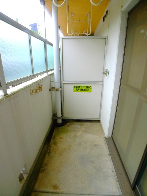 地下鉄鶴舞線 川名駅 徒歩10分 3階建 築32年の内装写真