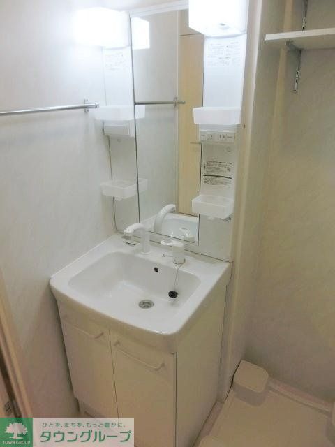 洗面設備　シャンプードレッサー付き。