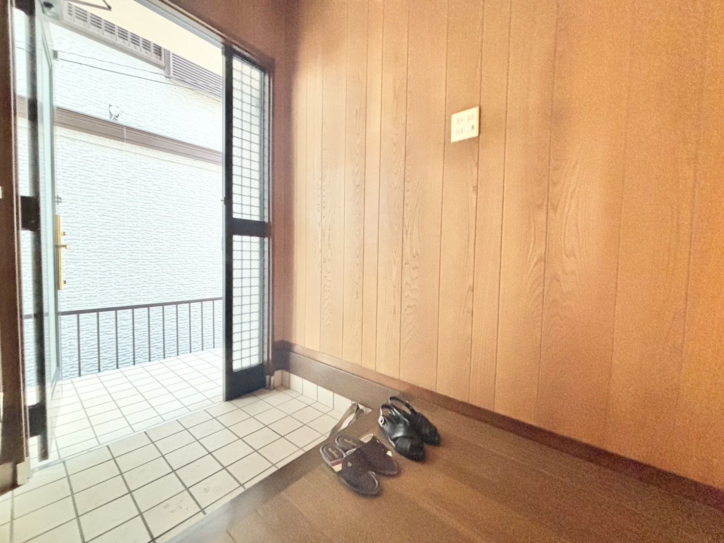 杉田6丁目戸建の玄関写真