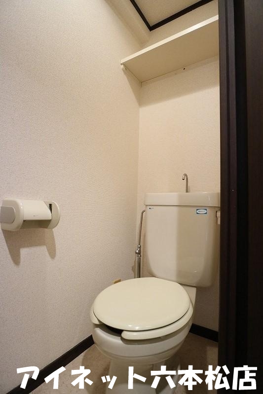 トイレ　落ち着く空間ですね。