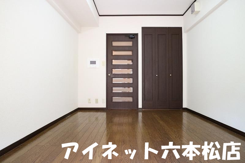 居室・リビング　広々としていいですね。