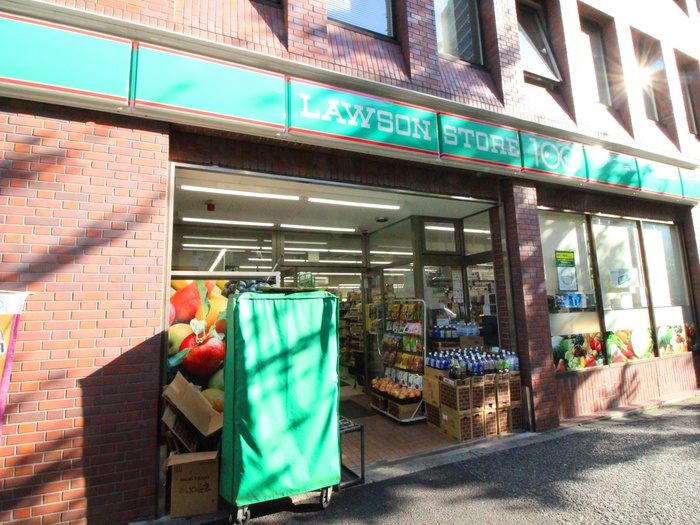 コンビニ　100円ローソンストア品川西五反田二丁目店（コンビニ）まで250m