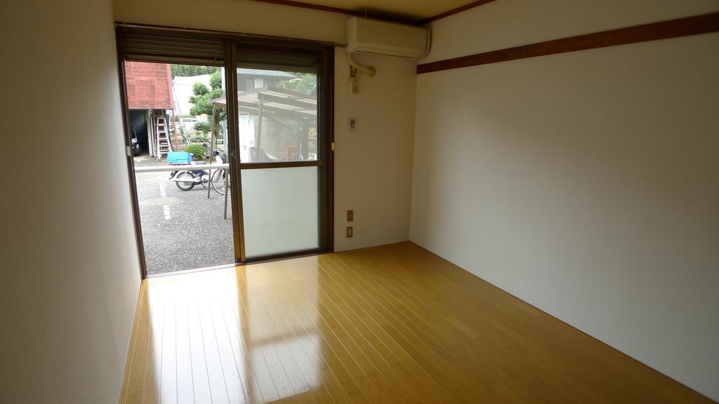パレーシャル山口Bの居間写真