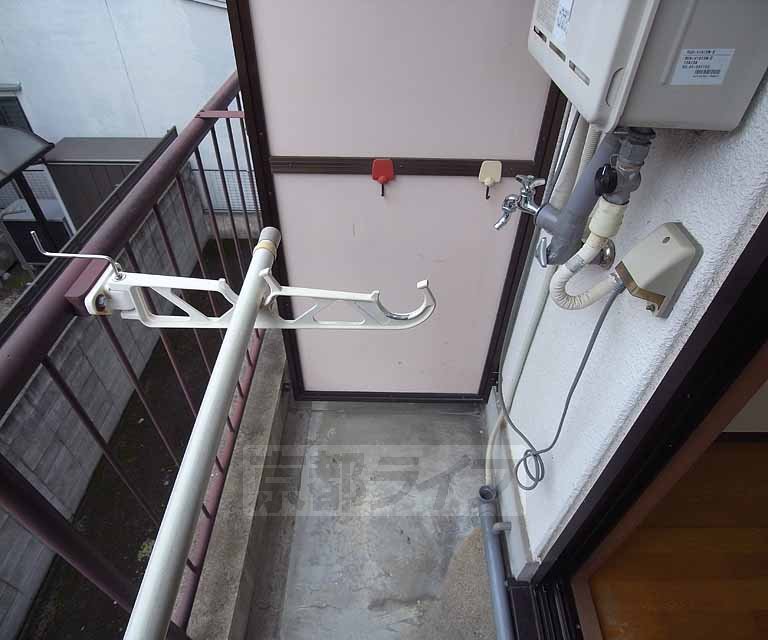 バルコニー　バルコニーに洗濯機設置可能です。
