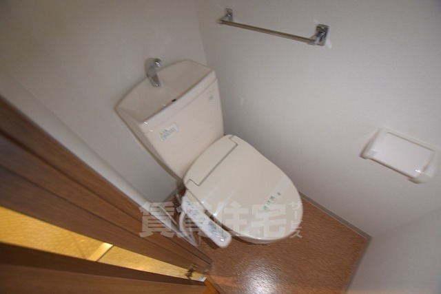 地下鉄御堂筋線 西田辺駅 徒歩12分 6階建 築22年のトイレ写真
