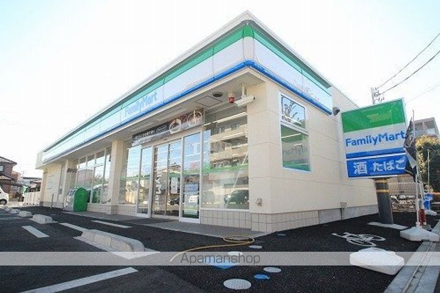 コンビニ　ファミリーマート（コンビニ）まで387m
