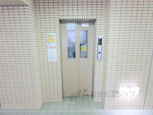 ロビー　エレベーター