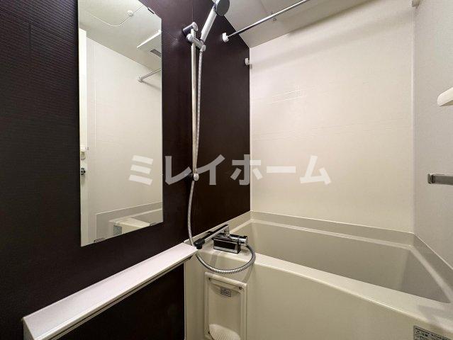 バス・シャワールーム　同建物内、別のお部屋の参考写真になります。