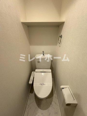 トイレ　同建物内、別のお部屋の参考写真になります。