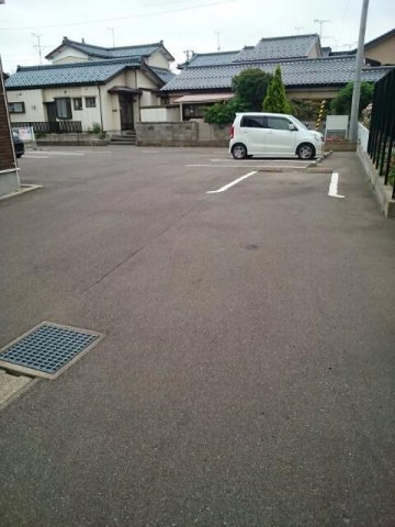 駐車場　駐車スペースもあります