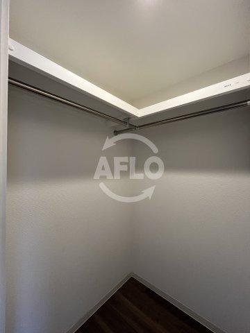 収納　エスリード大阪グランゲート　ウォークインクローゼット