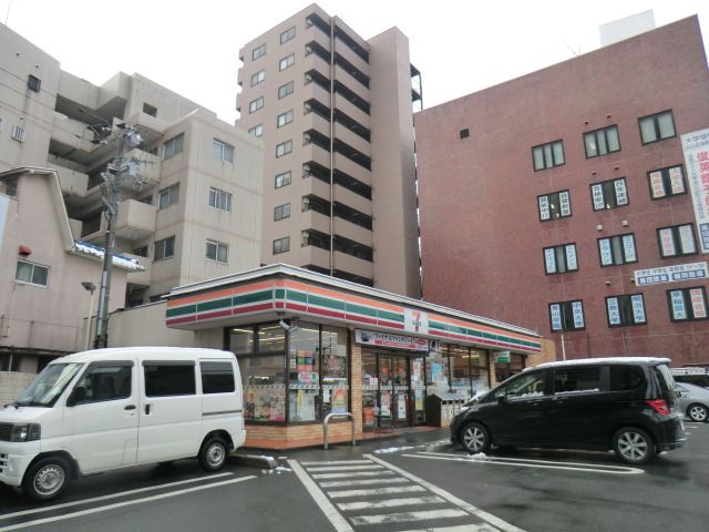 コンビニ　セブンイレブン熊谷宮前町2丁目店（コンビニ）まで800m