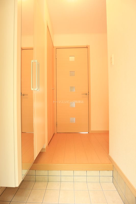玄関　別物件参考写真の為、現況優先です。別物件参考写真の為、現況優