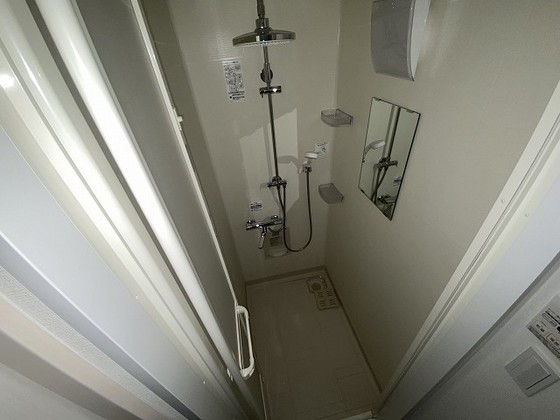 バス・シャワールーム　※別部屋の写真です
