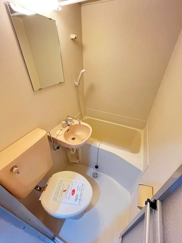 バス・シャワールーム　お掃除が簡単な3点式ユニットバス！です