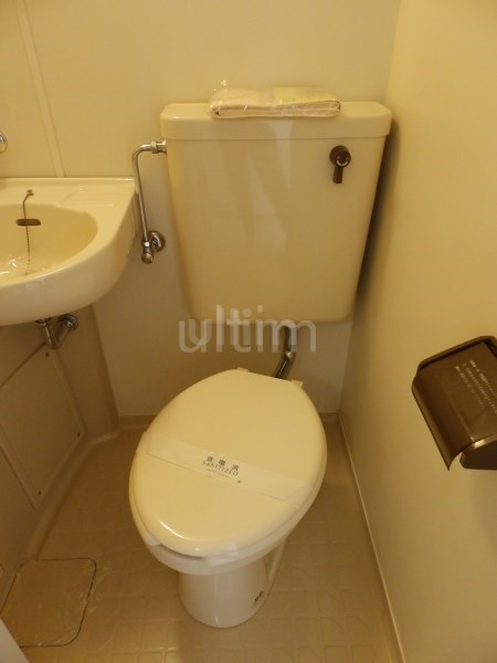 京阪本線 七条駅 徒歩5分 4階建 築40年のトイレ写真