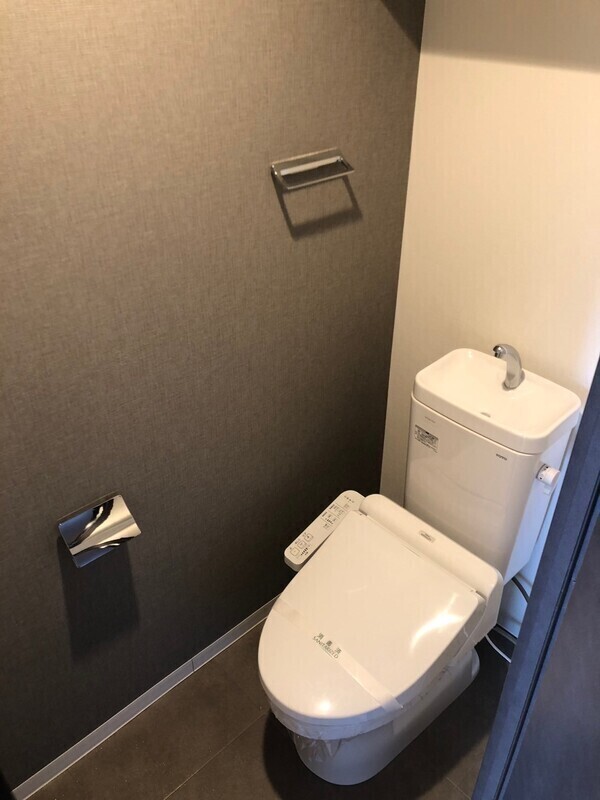 エストゥルースプラスサウス大阪のトイレ写真