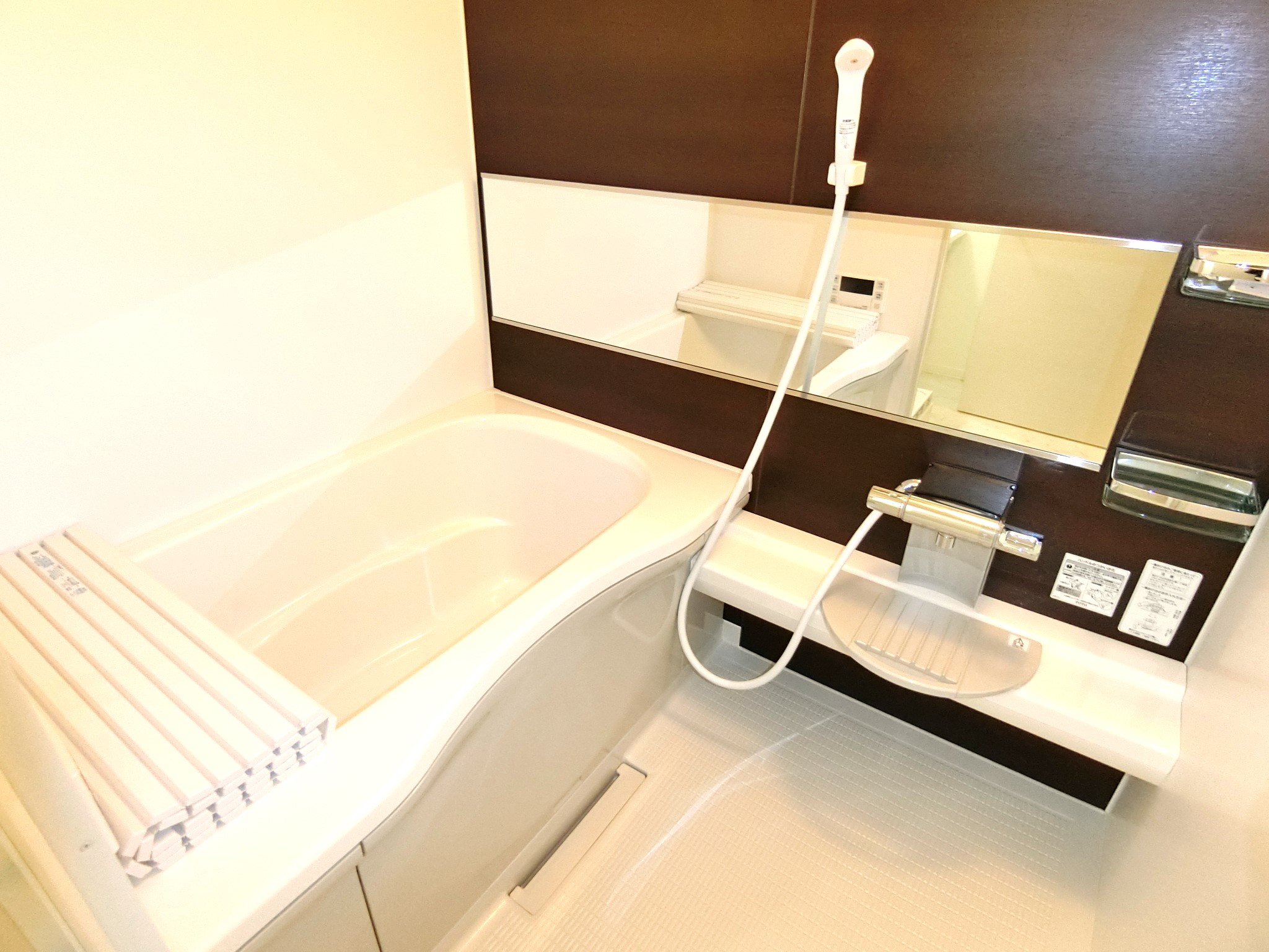 バス・シャワールーム　浴室乾燥機完備です☆