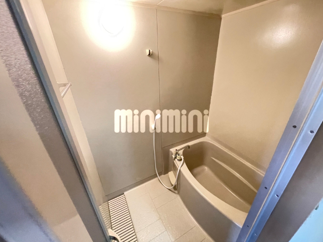 バス・シャワールーム　シンプルで綺麗です