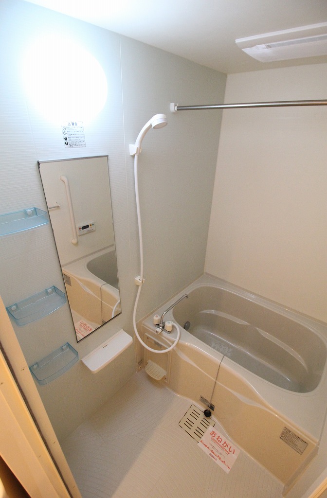 バス・シャワールーム　別の部屋の写真です