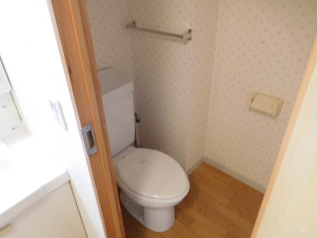 トイレ　真っ白トイレです