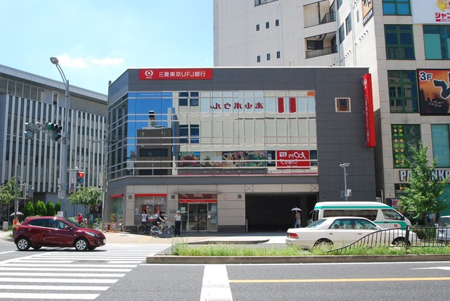 銀行　三菱UFJ銀行本山支店（銀行）まで120m