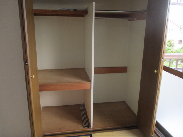 収納　たっぷり入る収納2箇所。
