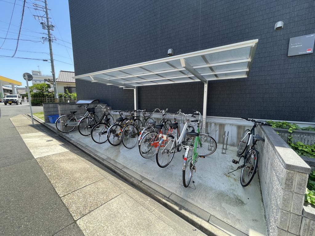 その他共有部分　敷地内駐輪スペースあり