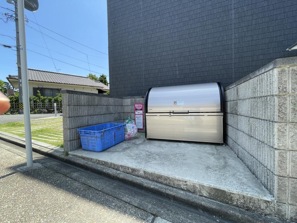 その他　敷地内ゴミ置き場完備