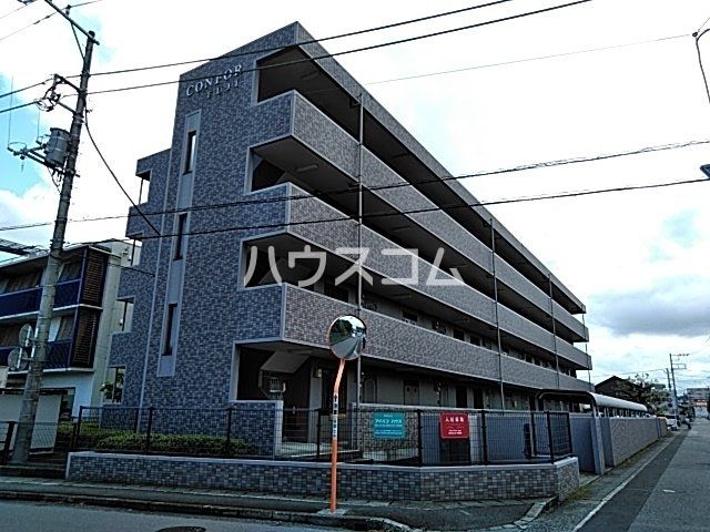 富士市瓜島町のマンションの建物外観