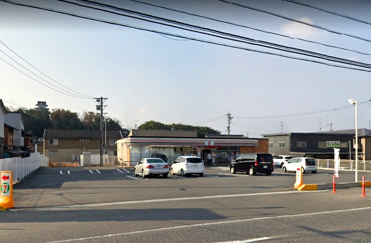コンビニ　セブンイレブン伊賀平野北谷店（コンビニ）まで665m