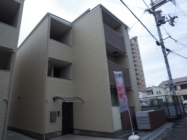 神戸市須磨区北町のアパートの建物外観