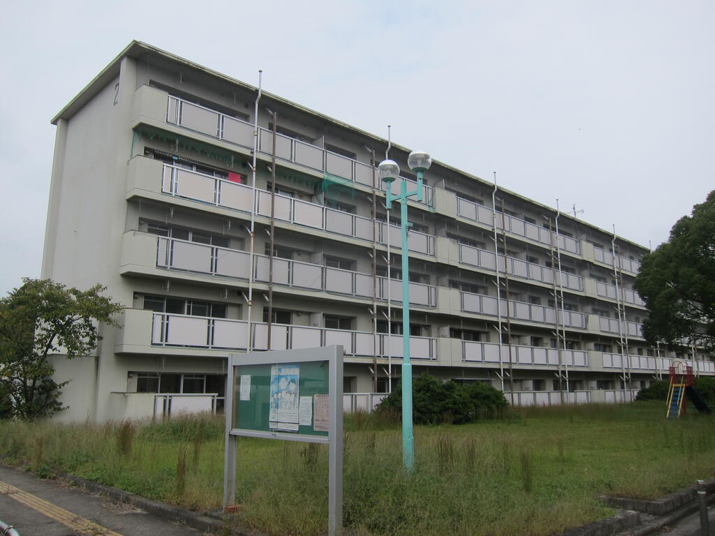 ビレッジハウス松山上野の建物外観