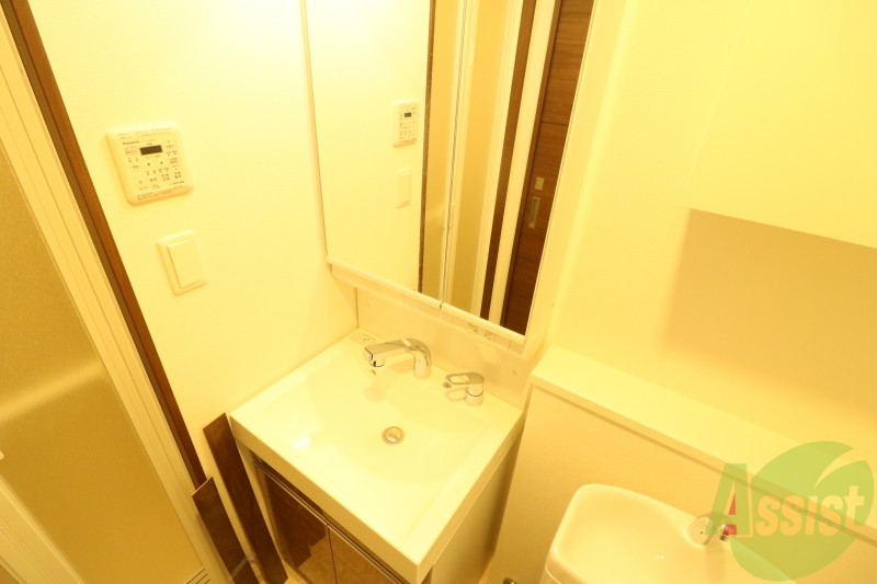 【神戸市中央区下山手通のマンションの洗面設備】