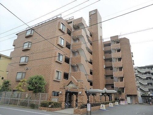 横浜市鶴見区鶴見中央のマンションの建物外観